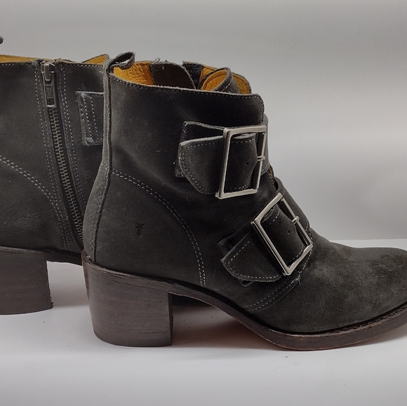 Frye Sabrina Double Buckle Grey Leather Boots l Side Zipper l Size 9 M l - Picture 5 of 11